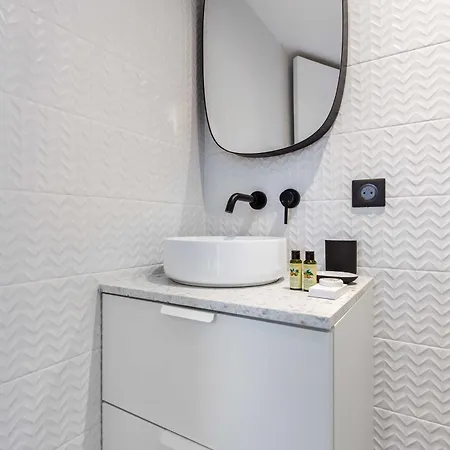 Comfortable - 2p - Sentier Apartment